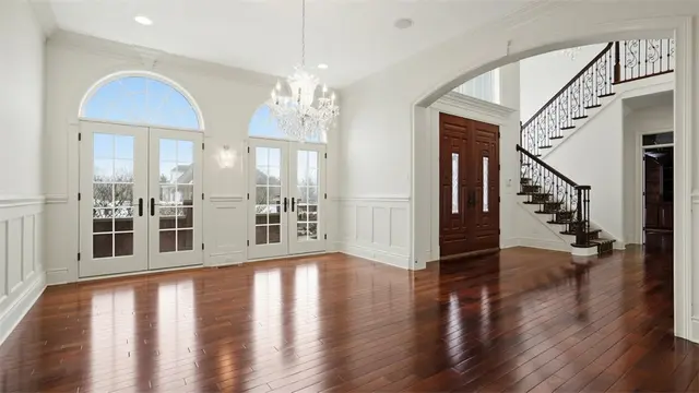 328 Cambridge Drive gallery image 14