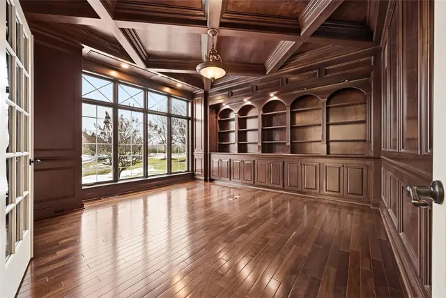 328 Cambridge Drive gallery image 16