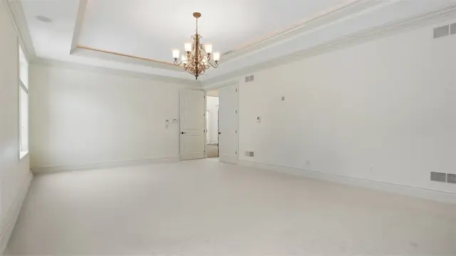 328 Cambridge Drive gallery image 22