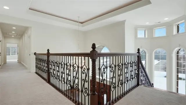 328 Cambridge Drive gallery image 30