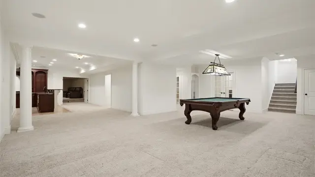 328 Cambridge Drive gallery image 34