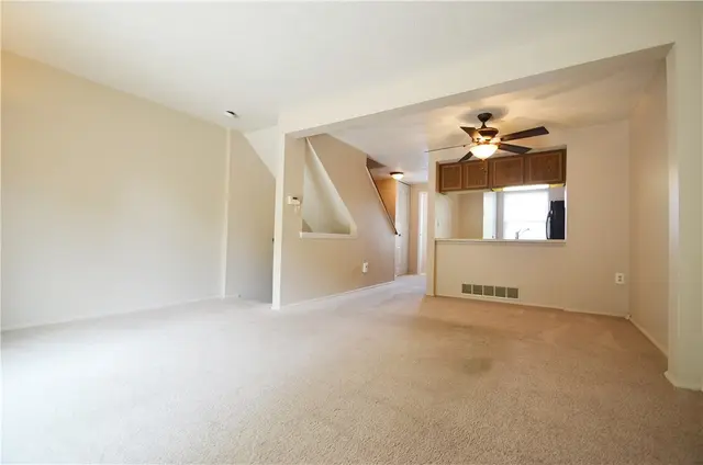 328 Fawn Trl gallery image 6