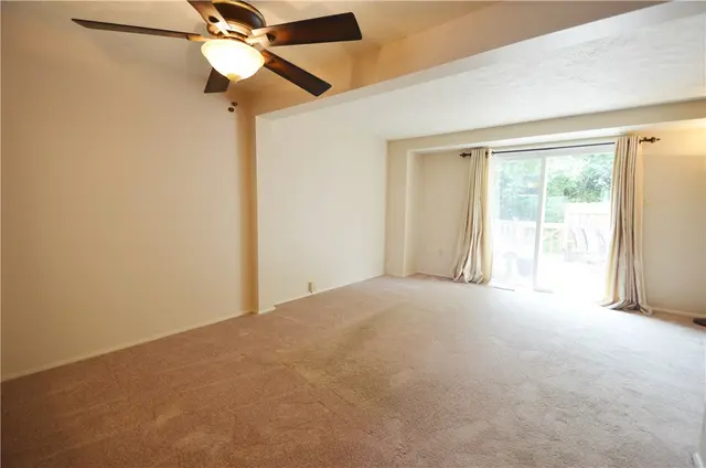 328 Fawn Trl gallery image 8