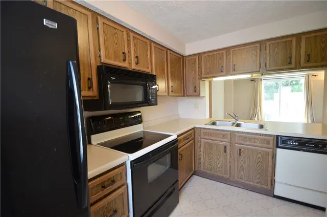 328 Fawn Trl gallery image 19