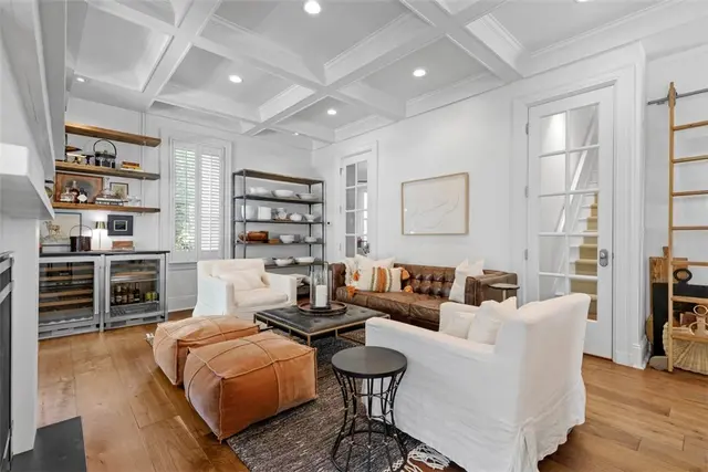 328 Grant Street gallery image 9