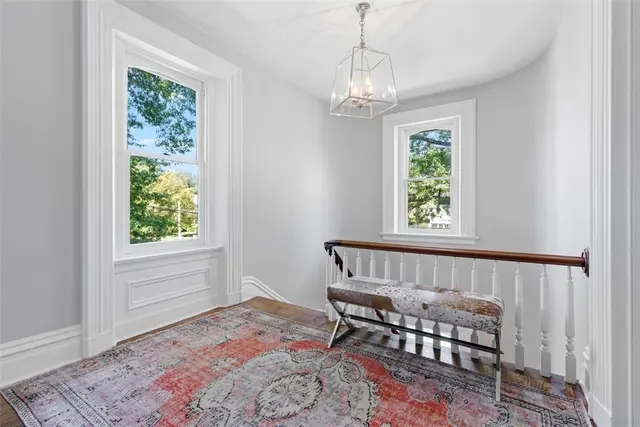 328 Grant Street gallery image 13