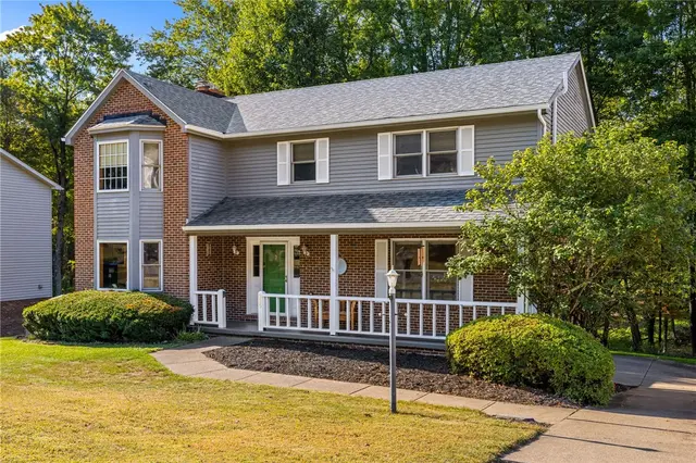 329 Cloverdale Dr gallery image 13