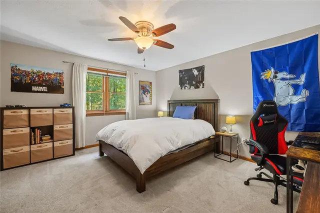 329 Cloverdale Dr gallery image 16