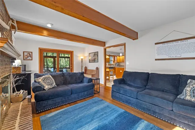 329 Cloverdale Dr gallery image 20