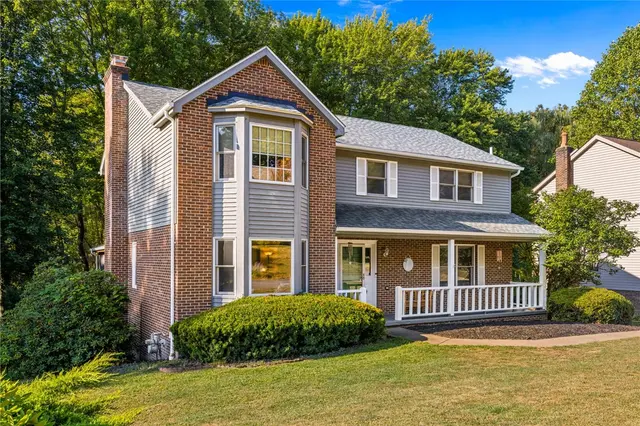 329 Cloverdale Dr gallery image 21