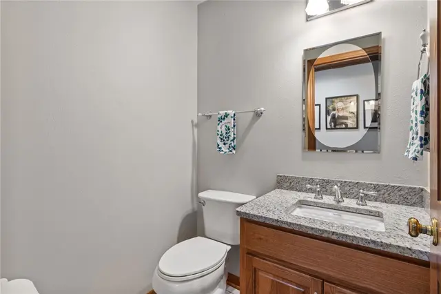 329 Cloverdale Dr gallery image 24