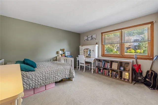 329 Cloverdale Dr gallery image 28