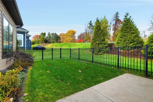 3290 Long Meadow Dr gallery image 4