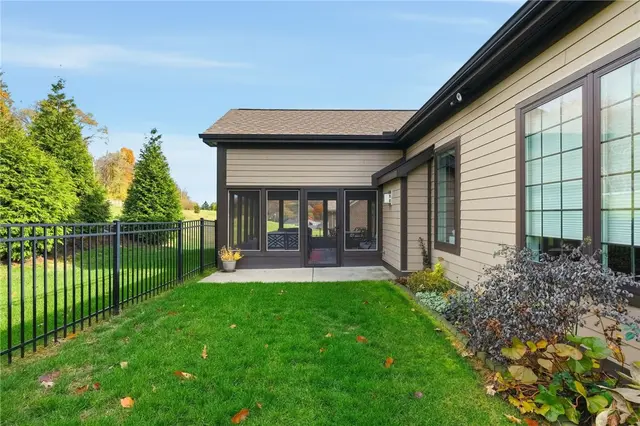 3290 Long Meadow Dr gallery image 9