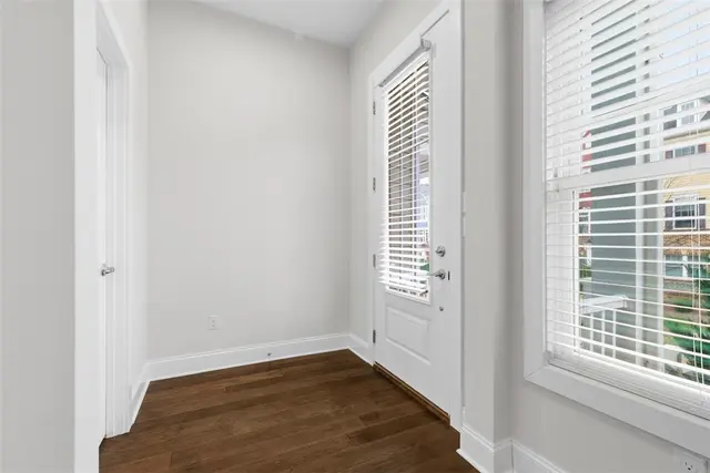 330 Osona Ln gallery image 9