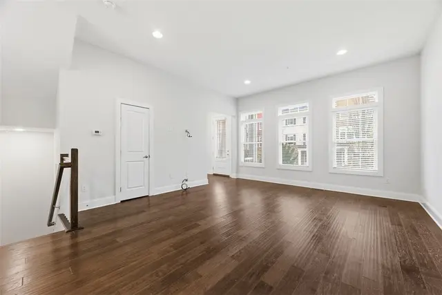 330 Osona Ln gallery image 16
