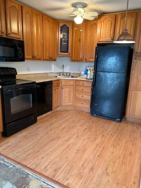 3302 Charlemagne Cir gallery image 2