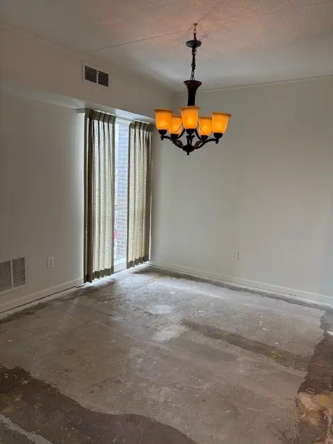 3302 Charlemagne Cir gallery image 7