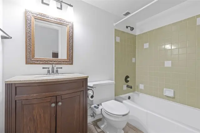 3305 Charlemagne Cir gallery image 2