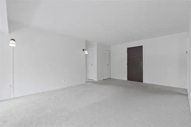 3305 Charlemagne Cir gallery image 5