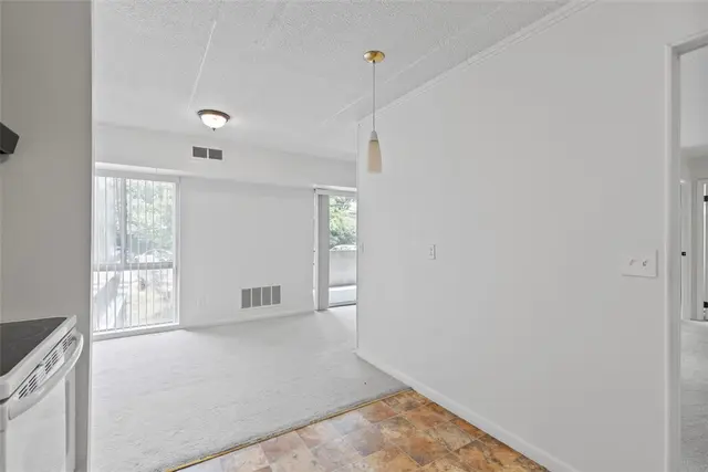 3305 Charlemagne Cir gallery image 7