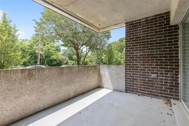 3305 Charlemagne Cir gallery image 8