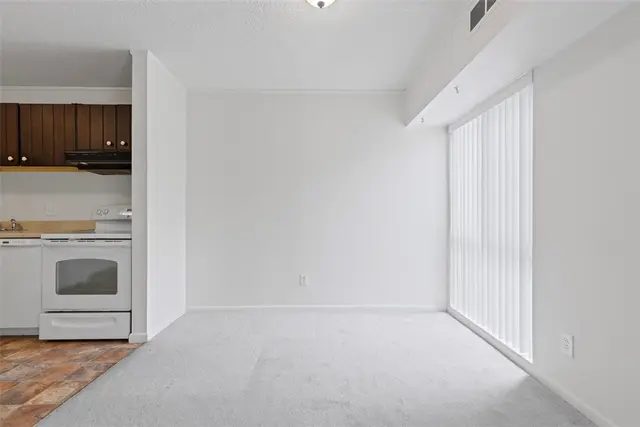 3305 Charlemagne Cir gallery image 12
