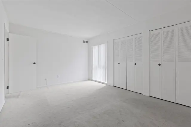 3305 Charlemagne Cir gallery image 14