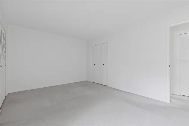 3305 Charlemagne Cir gallery image 16