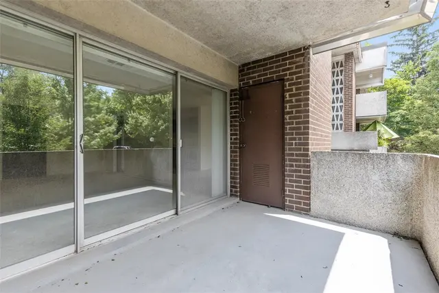 3305 Charlemagne Cir gallery image 22