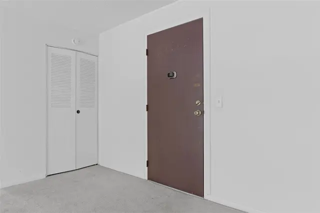 3305 Charlemagne Cir gallery image 24