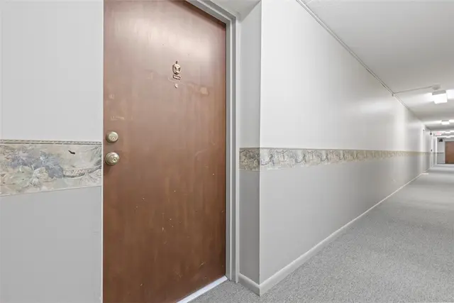 3305 Charlemagne Cir gallery image 25