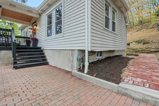 3316 Evergreen Rd gallery image 6