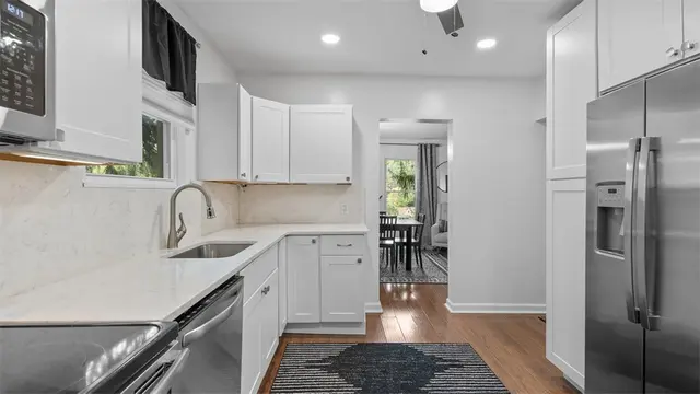 3316 Evergreen Rd gallery image 9