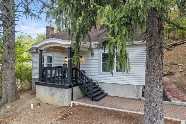 3316 Evergreen Rd gallery image 17