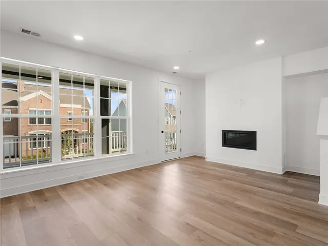332 Highbridge Ln gallery image 7