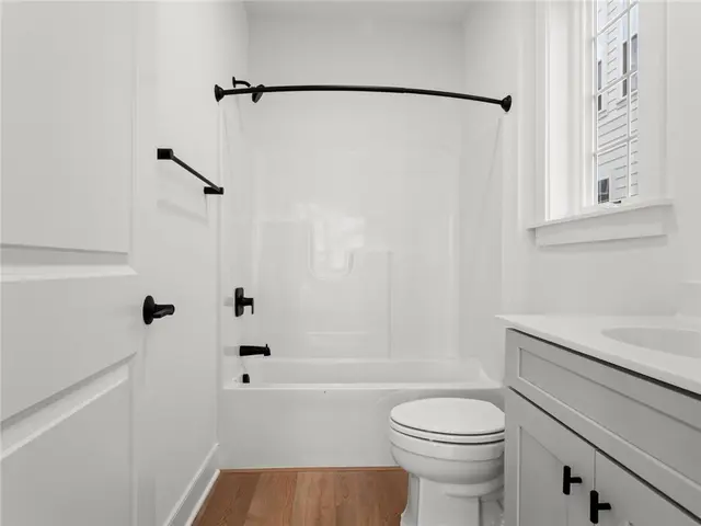 332 Highbridge Ln gallery image 9