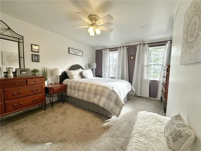 332 Parkwood Dr gallery image 15