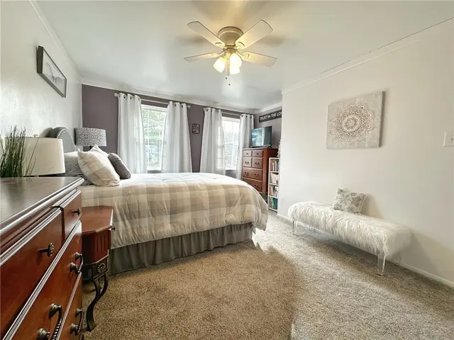 332 Parkwood Dr gallery image 16