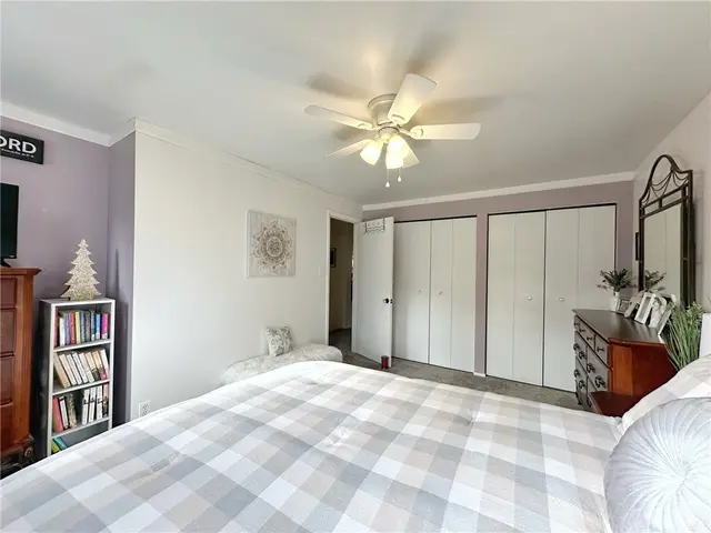 332 Parkwood Dr gallery image 17
