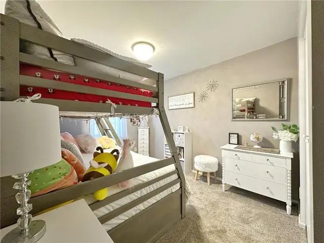 332 Parkwood Dr gallery image 22