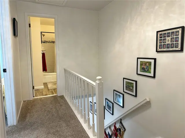 332 Parkwood Dr gallery image 29