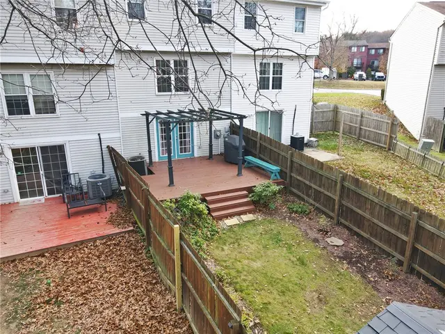 332 Parkwood Dr gallery image 39