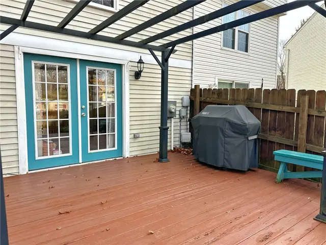 332 Parkwood Dr gallery image 45