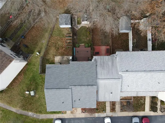 332 Parkwood Dr gallery image 47