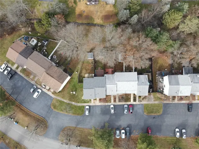 332 Parkwood Dr gallery image 48
