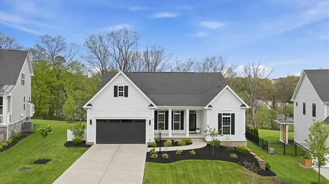 333 Crest Ln gallery image 2