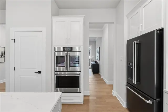 333 Crest Ln gallery image 4
