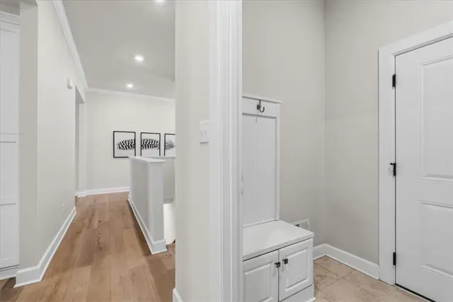 333 Crest Ln gallery image 15