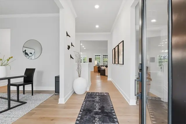 333 Crest Ln gallery image 16